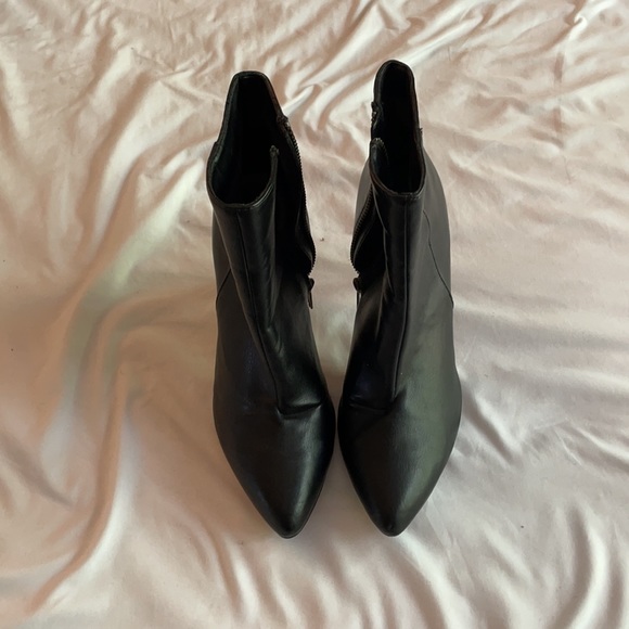 H&M Black Heel Ankle Booties Size 7 - Picture 4 of 6